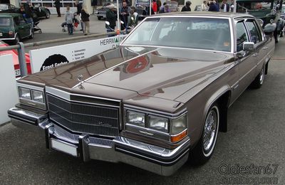 Cadillac Sedan De Ville 4door sedan-1984