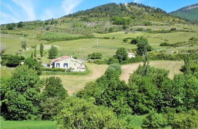 Alors la, on adore, Esprit SudEst Une ancienne ferme du XVIIIème Siècle entièrement rénovée en Drôme Provençale !