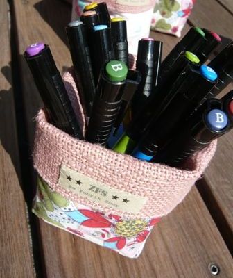 Pot à crayon réversible