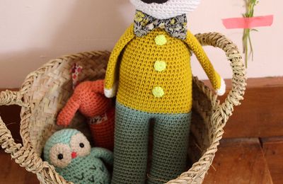 Un doudou au crochet avec une moustache !