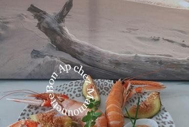 Langoustines à la sauce épicée et rhumée à la figue et moules de bouchot 