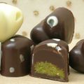 Pralines truffe et pistaches: version fleurie et coeurs dalmatiens