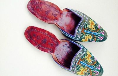 Paire de mules brodées, fin du XIXe siècle