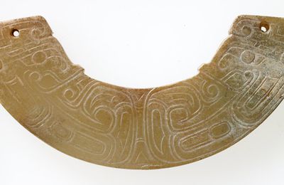 Huang Crescent Shaped Pendant, Warring States period (475-221 BCE)