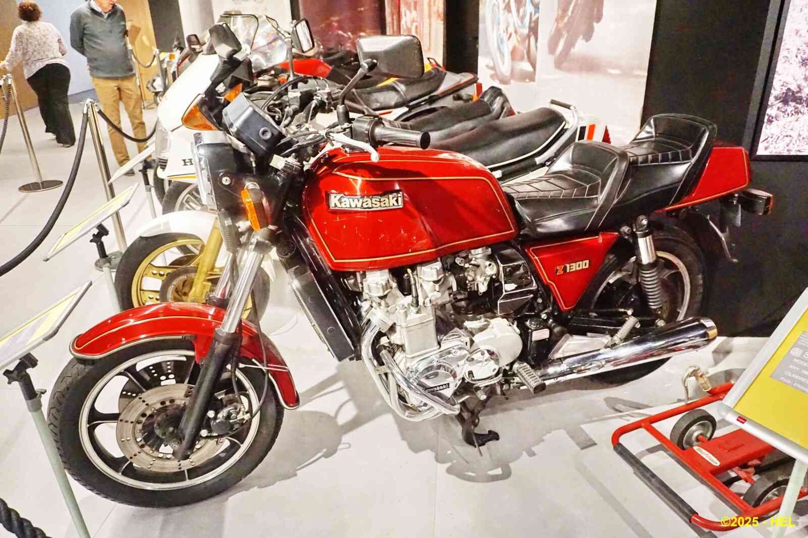 Kawasaki Z 1300 6cyl._01 - 1982 [Jap] HL_GF