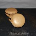 Macarons or au chocolat