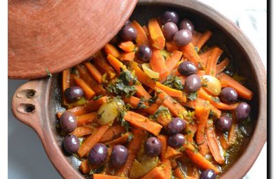 Tajine de poulet aux carottes et aux olives ( recette en vidéo ) 