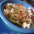 Spaghetti aux poivrons, tomates et feta - 3,5pts/pers