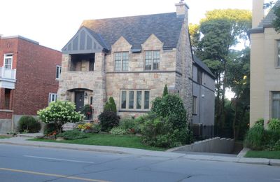 DE JOLIES MAISONS DANS MONTREAL