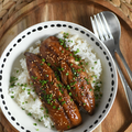 FILETS DE MAQUEREAUX LAQUÉS À LA JAPONAISE sur lit de riz blanc