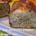 Cake aux amandes grillées et abricots secs