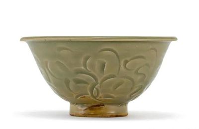 A carved Yaozhou celadon bowl, Northern Song dynasty (960-1127)