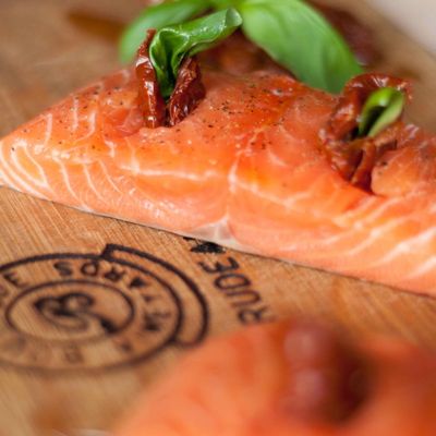 Saumon aux saveurs méditerranénnes avec une salade de navet