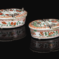 Paire de boîtes à épices. Porcelaine de Chine « Famille verte ». Chine, époque Kangxi (1662-1722)