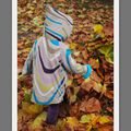 Un lutin dans les feuilles