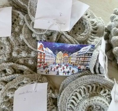 Des médaillons de NICKY EPSTEIN!