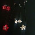 Colliers avec pendentifs en forme de fleur 