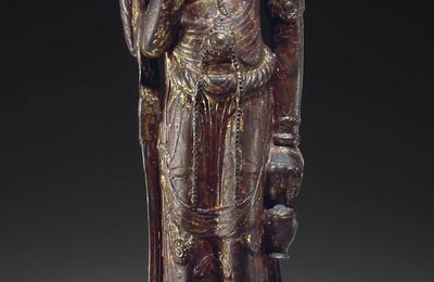 A rare gilt-lacquered bronze figure of Guanyin, Dali Kingdom, Yunnan, 10th-13th century