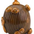 Chinese carved agate "peanut and jujubee" snuff bottle
