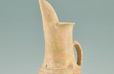 Terracotta Gui (cooking vessel), Longshan Culture (c. 4,600 to 4,000 BCE)