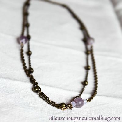 collier mauve