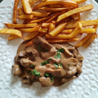 ROGNON DE BOEUF - VIN ROUGE - MOUTARDE - CHAMPIGNONS