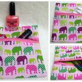 Des éléphants ... des pois ... du rose, du vert et du violet ... une trousse plate grand format multi-usages !