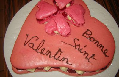 macaron géant en forme de coeur spécial Saint Valentin