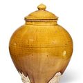 An amber-glazed ovoid jar and cover , Tang-Liao dynasty (618-1125)