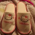 CHAUSSONS HELLO KITTY OFFERT PAR MA TANTE DU CANADA