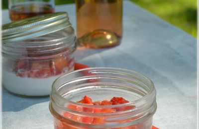 Panna cotta au lait de coco, fraises et abricots