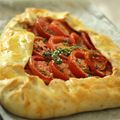 TARTE CAMPAGNARDE À LA TOMATE ET AU THYM FRAIS