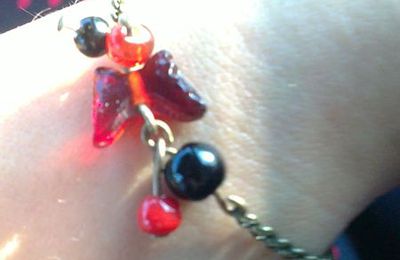 Bracelet rouge et noir