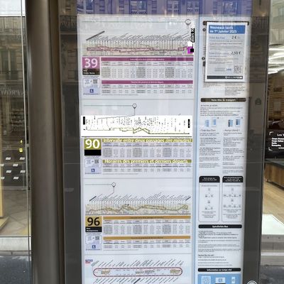 Arrêt bus Rennes - d'Assas avec les itinéraires des lignes 39/90/96