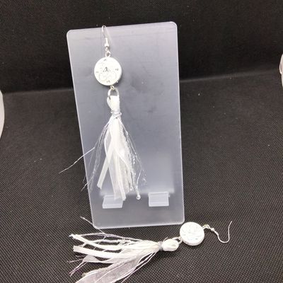 Boucle d'oreille blanc argent 