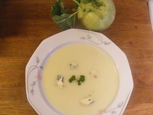 VELOUTÉ DE CHOUX-RAVES AU SAINT-AGUR