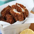 Nuggets de poulet maison avec un enrobage léger et croustillant à souhait.