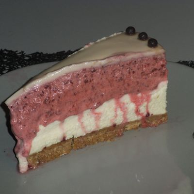 Entremet fraise et chocolat blanc