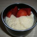 Gâteau de semoule vanillé aux fraises