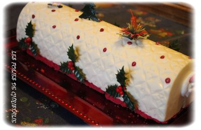 Bûche rose au chocolat blanc