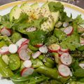 Salade d'asperges, fèves, avocat et graines de chia