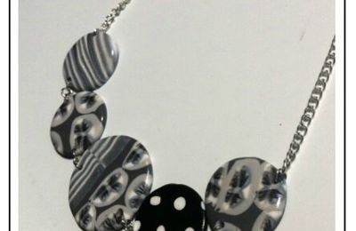 Collier à motifs, pois et rayures