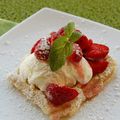 Fraises au poivre sur gaufre, sans gluten et sans lactose