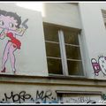 Paris - Alerte, Betty Boop a flingué Hello Kitty....