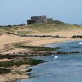 UN COTE PLAGE DE DOMINO