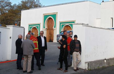 Mosquée de Bayonne : encore un con !