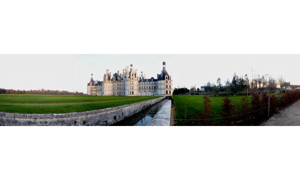 Chambord (1) : extérieur en panoramique