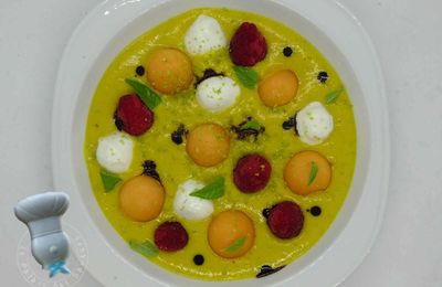 Soupe melon et framboises au citron vert, basilic et mozza