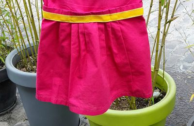 Une robe June pour petite fille sage