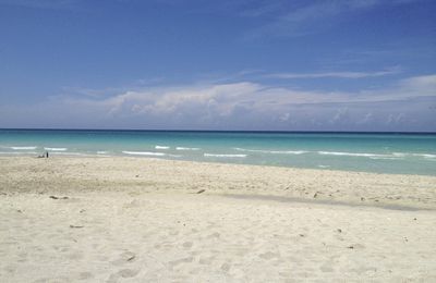 Cuba c'est dans la Caraïbes alors oui il y a aussi des plages de rêve ;)